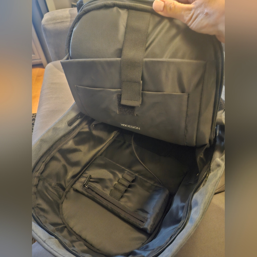 XDDesign Antitheft Backpack - Picture 2 of 5
